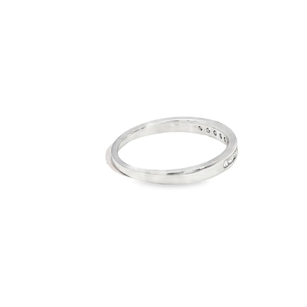 Churumbela en oro blanco de 14K con diamantes de 0.16 ct, elegancia delicada