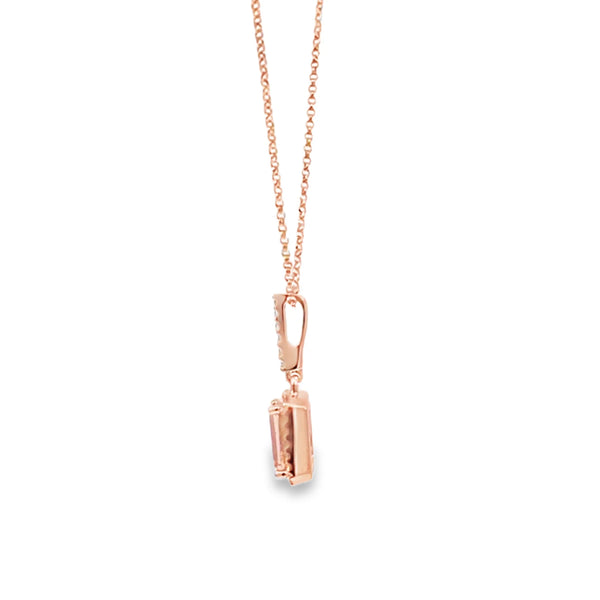 Dije con cadena en oro rosa de 14K con diamante de 0.10CT