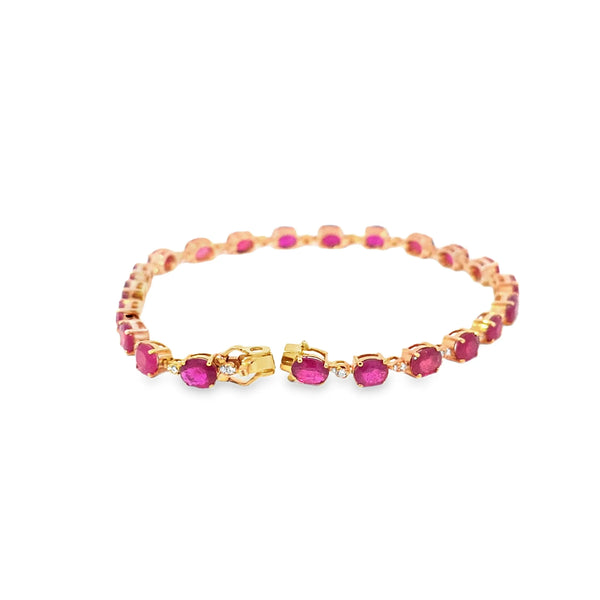 Brazalete en 14K en Oro Rosa con 0.27CT en Diamantes y 9.43CT en Rubíes