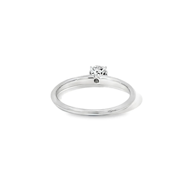 Anillo Solitario en Oro Blanco de 14K con Brillante de 0.17 ct, calidad HSI.
