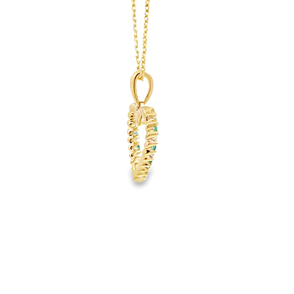 Dije con cadena en oro amarillo de 14K con esmeralda corazon de 0.13 ct