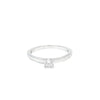 Anillo solitario en oro blanco de 14K con un diamante de 0.20 ct
