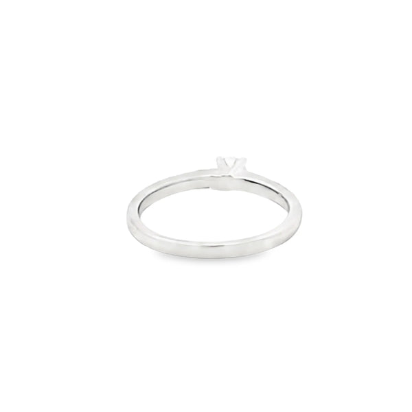 Anillo solitario en oro blanco de 14K con diamante entre 0.20 y 0.37 ct