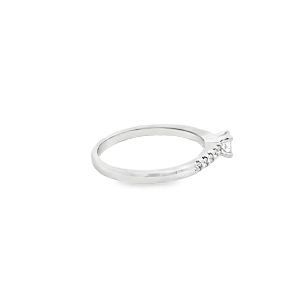 Anillo solitario en oro blanco de 14K con diamante entre 0.20 y 0.37 ct