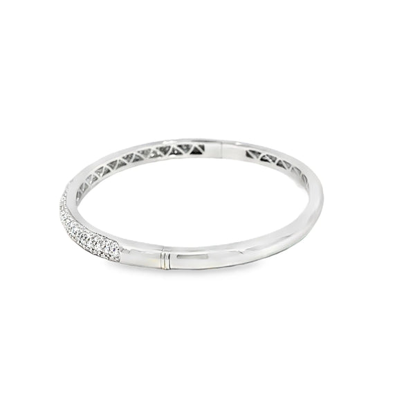 Brazalete de oro de 18K con diamantes de 1.54 ct, elegancia suprema