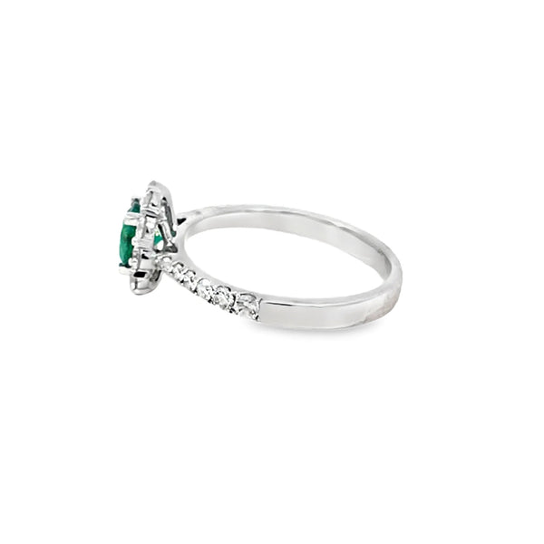 Anillo para Dama en 14K en Oro Blanco con 0.68CT en Diamantes y 0.50CT en Esmeralda