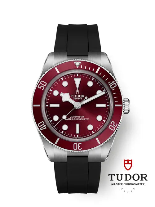 Reloj Tudor Black Bay en acero de 39MM movimiento automático, esfera burdeos con correa de caucho