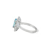 Anillo para Dama en Oro Blanco de 18K, con Brillante de 0.85 ct y Aquamarina de 2.2 ct.