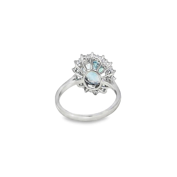 Anillo para Dama en Oro Blanco de 18K, con Brillante de 0.85 ct y Aquamarina de 2.2 ct.
