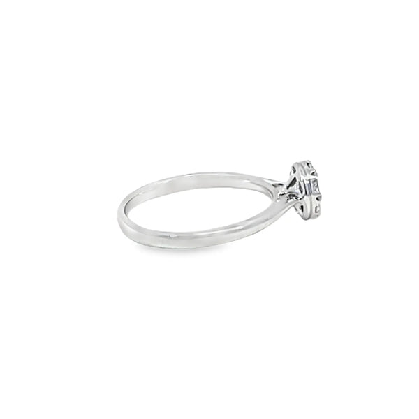 Anillo Solitario en Oro Blanco de 14K con Brillante de 0.34 ct, calidad H VS1.