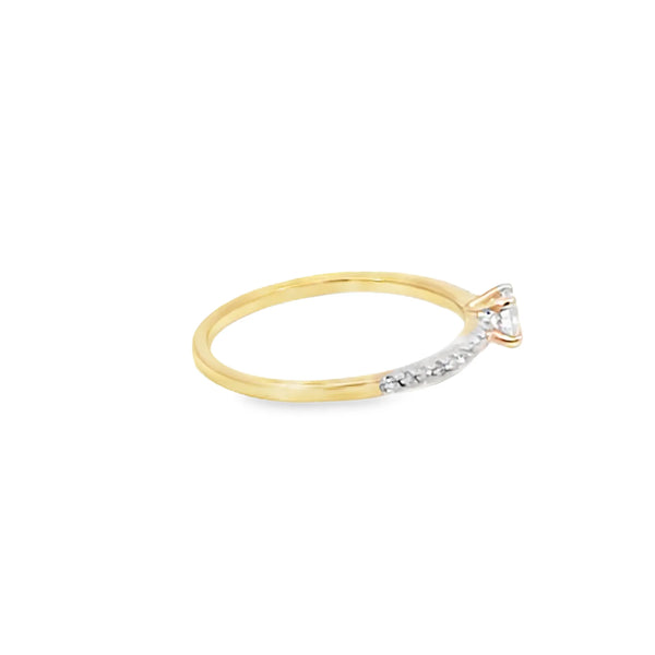 Anillo solitario en oro amarillo de 14K con diamante de 0.30 ct