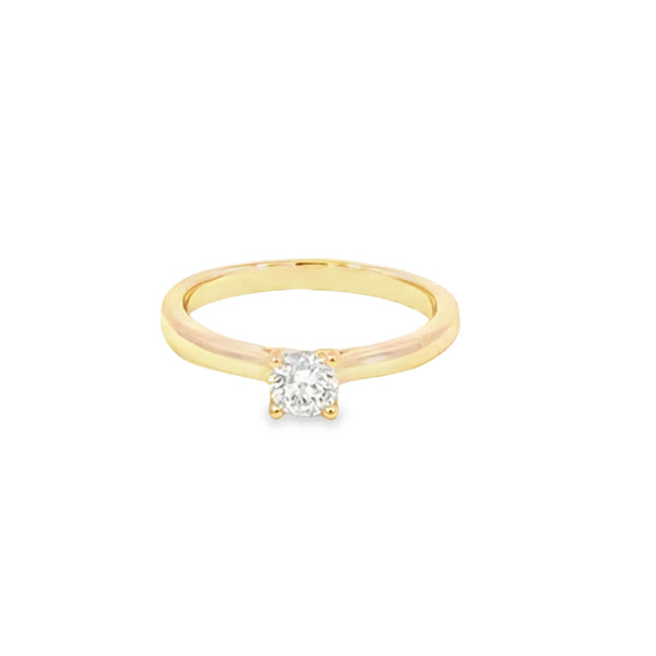 Anillo solitario en oro amarillo de 14K con diamante de 0.35 ct
