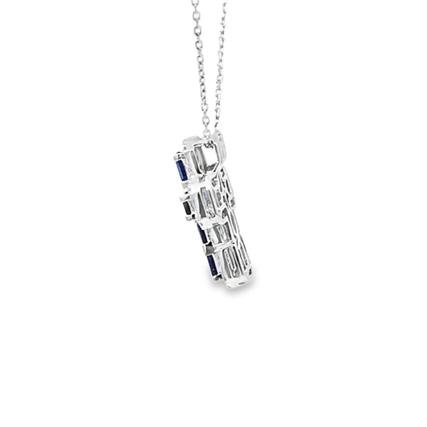 Cruz con cadena en oro blanco de 14K con 0.33 ct en diamantes y 1.39 ct de zafiro