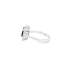 Anillo para dama en oro blanco de 14K con 0.49 ct en diamantes y 2.29 ct de zafiro