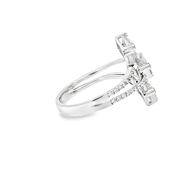 Anillo para dama en oro blanco de 18K con 0.81 ct de diamantes