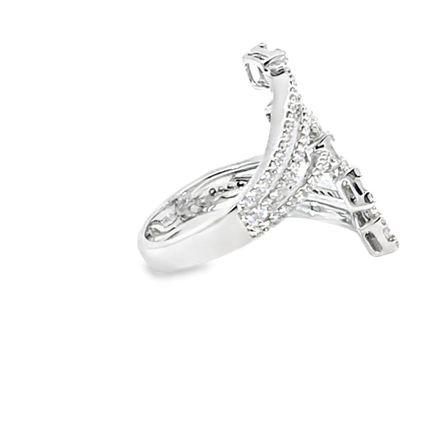 Anillo para dama en oro blanco de 18K con 1.28 ct de diamantes