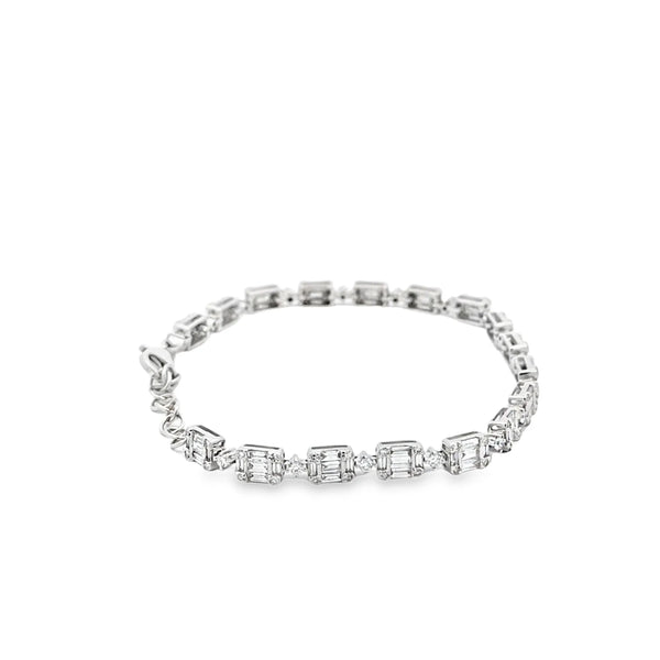 Brazalete en oro blanco de 14K con 2.31 ct de diamantes