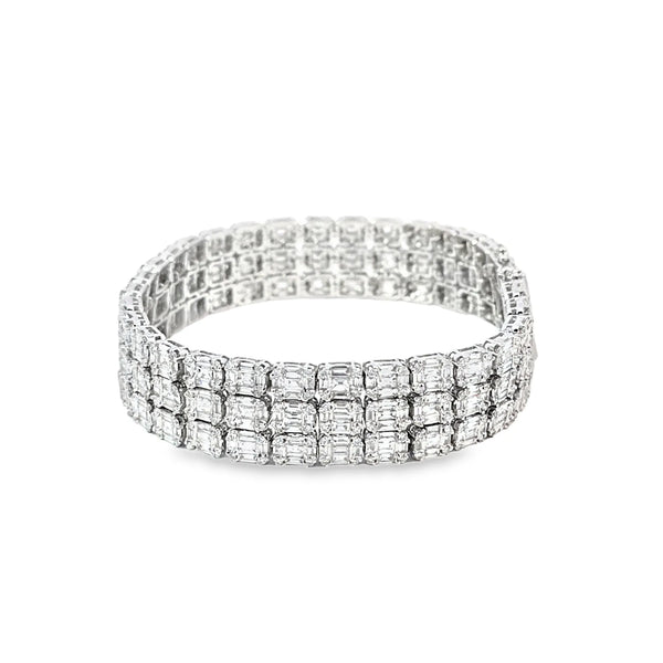 Brazalete en oro blanco de 18K con 12 ct de diamantes