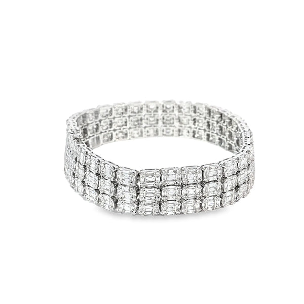 Brazalete en oro blanco de 18K con 12 ct de diamantes