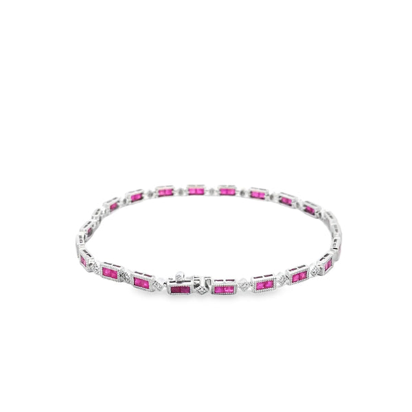 Brazalete en oro blanco de 14K con 2.37 ct de diamantes y rubíes