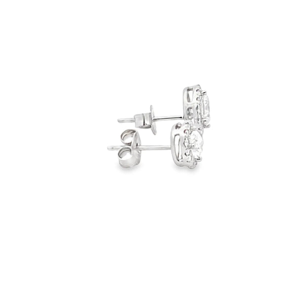 Aretes en oro blanco de 14K con diamantes ovalados de 0.74 ct