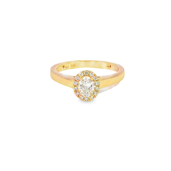 Anillo solitario en oro amarillo de 14K con diamante ovalado de 0.50 ct