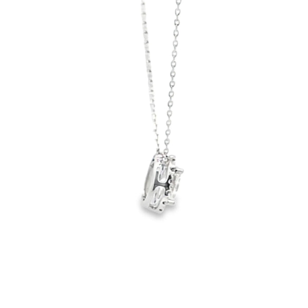 Dije con cadena en oro blanco de 14K con diamante ovalado de 0.37 ct