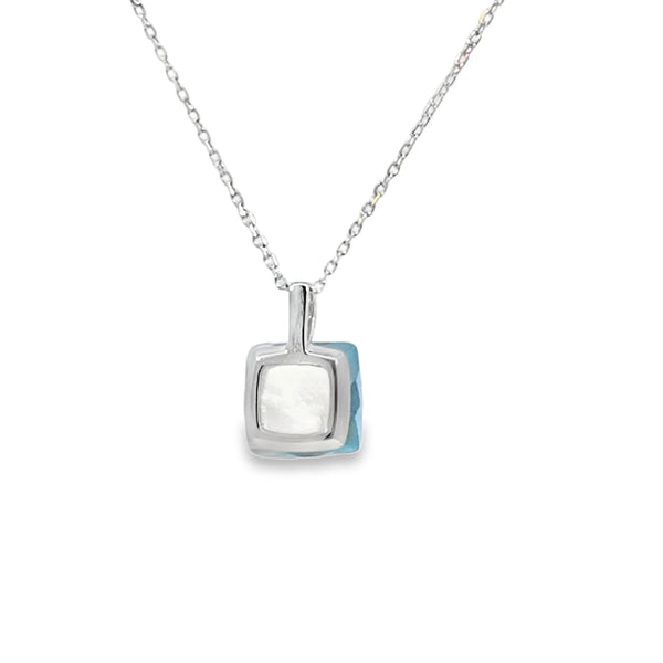Dije en oro blanco de 14K con diamante de 0.02 ct, estilo vibrante