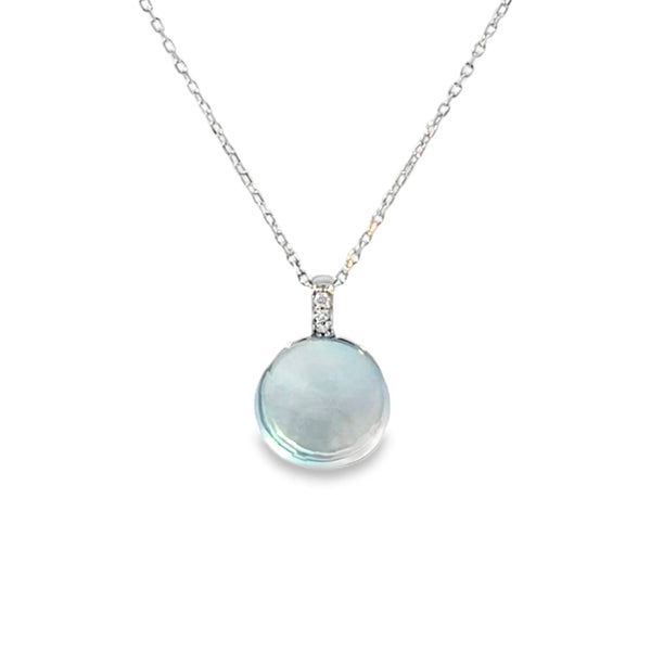 Dije en oro blanco de 14K con diamante de 0.02 ct, estilo delicado