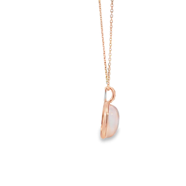 Dije de oro de 14K con diamante de 0.02 ct, elegancia sutil