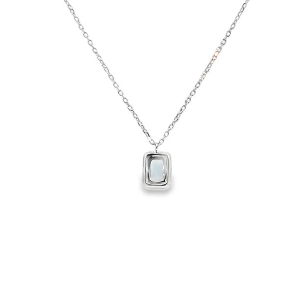 Dije de oro blanco de 14K con diamante de 0.02 ct, elegancia sutil