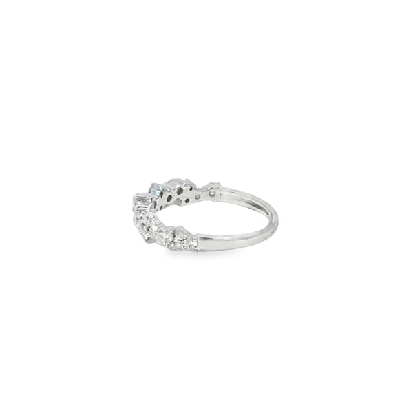 Anillo de oro blanco de 18K para dama con diamante de 0.60 ct, sofisticación pura