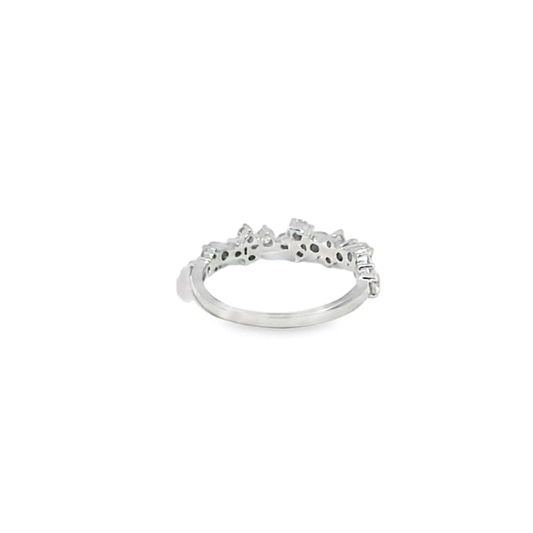 Anillo de oro blanco de 18K para dama con diamante de 0.60 ct, sofisticación pura