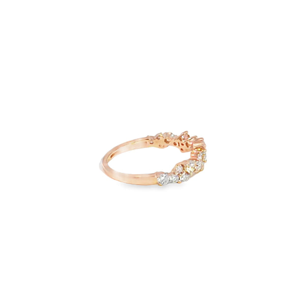 Anillo femenino en oro de 18K con diamante de 0.60 ct, estilo luminoso