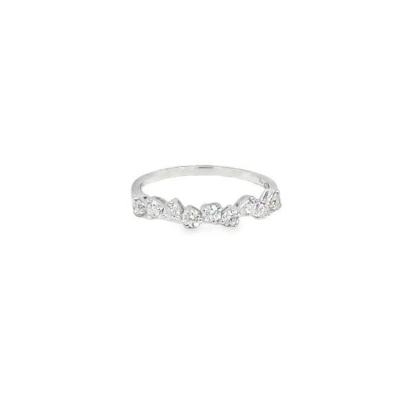 Anillo para dama en oro blanco de 18K con diamante de 0.40 ct, estilo refinado