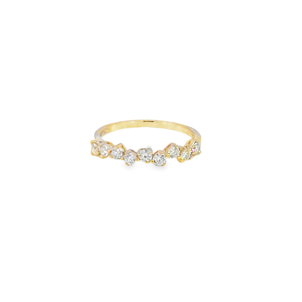 Anillo femenino en oro de 18K con diamante de 0.40 ct, lujo discreto