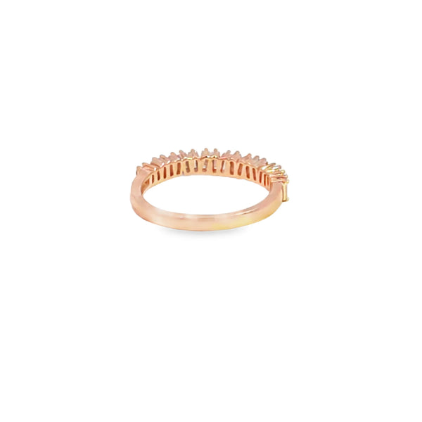 Anillo de oro de 18K con diamante de 0.46 ct, elegancia vibrante