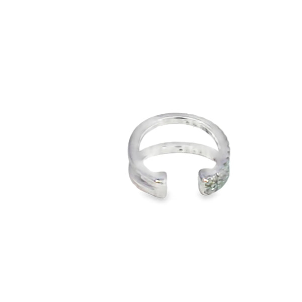 Aretes femeninos en oro blanco de 18K con diamantes de 0.15 ct, diseño clásico