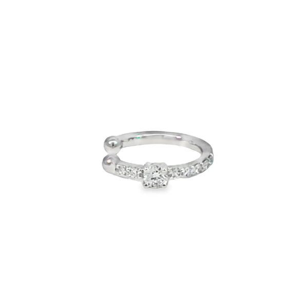 Aretes de oro blanco de 18K con diamantes de 0.16 ct, elegancia discreta
