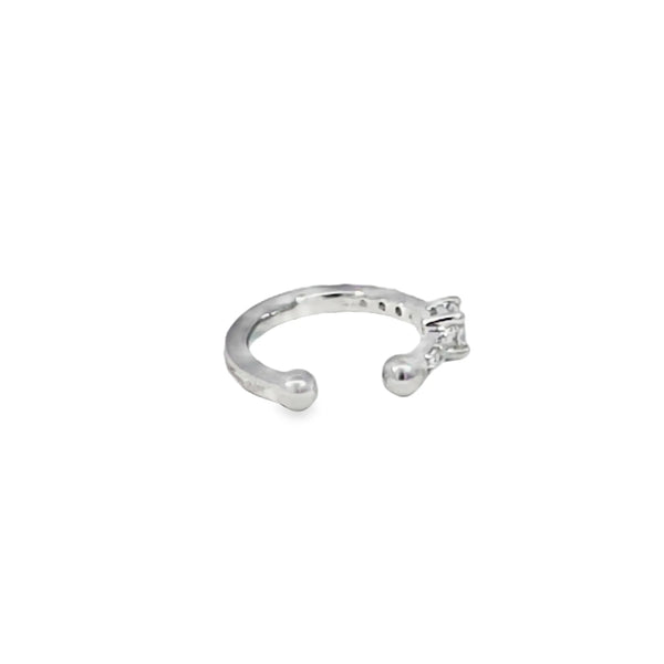 Aretes de oro blanco de 18K con diamantes de 0.16 ct, elegancia discreta