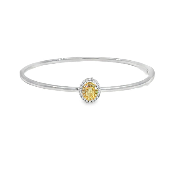 Brazalete en oro de 18K con diamantes de 0.55 ct, sofisticación brillante
