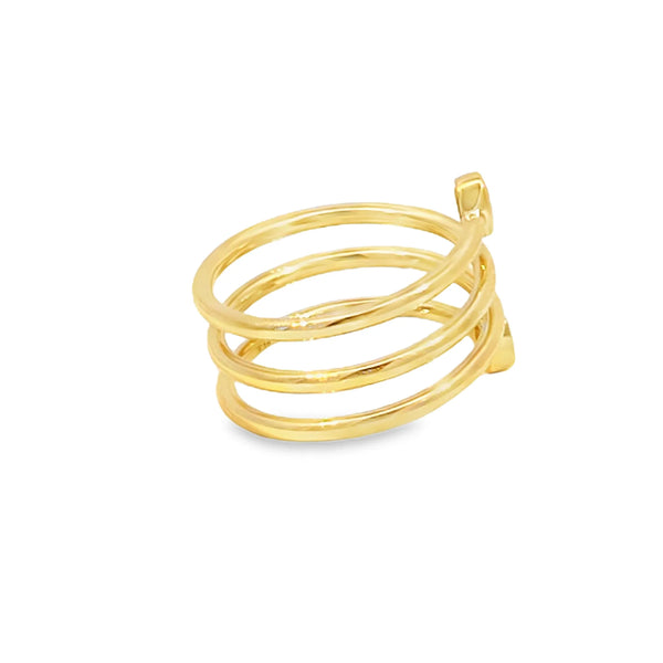 Anillo de oro de 18K con diamante de 0.27 ct corte oval, distinción y estilo