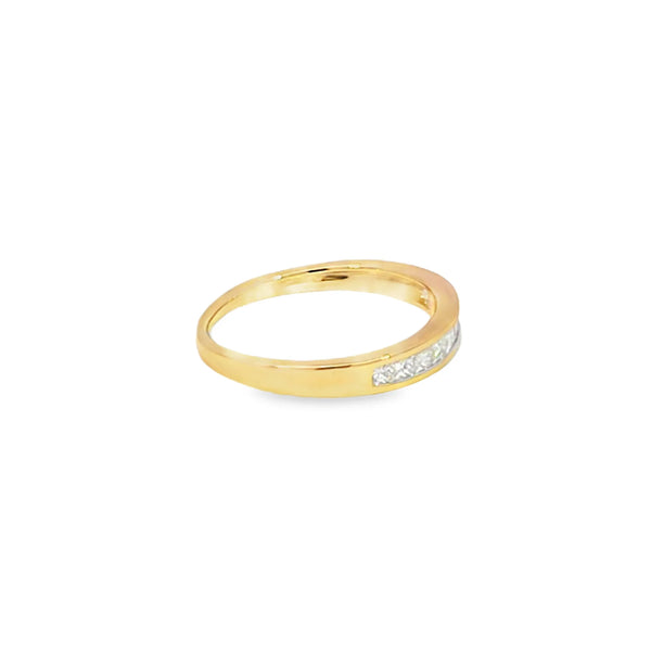 Churumbela en oro amarillo de 14K con diamante de 0.32CT