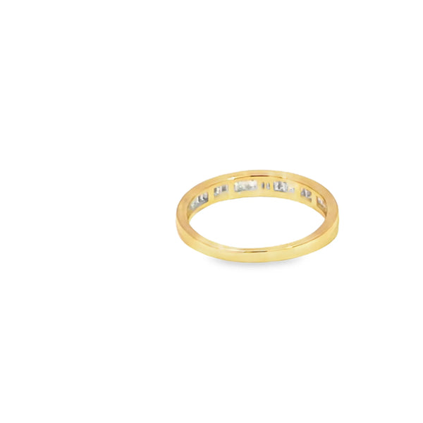 Churumbela en oro amarillo de 14K con diamante de 0.24CT