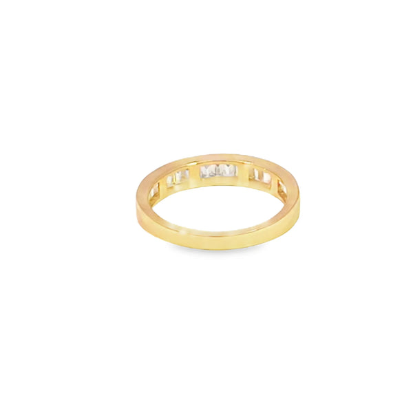 Churumbela en oro amarillo de 14K con diamante de 0.49CT