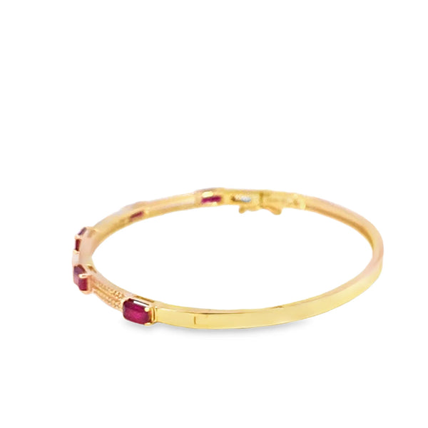 Brazalete en oro amarillo de 14K con diamante de 0.25CT y rubí de 1.49CT