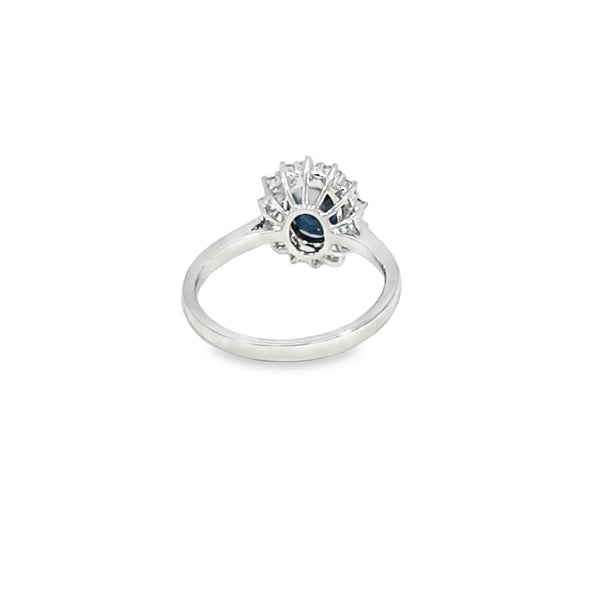Anillo dama en oro blanco de 18K con diamante de 0.38CT y zafiro de 1.41CT
