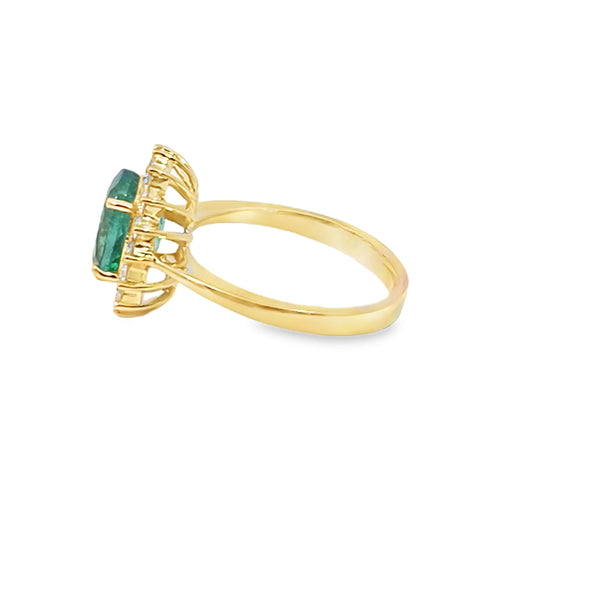 Anillo de dama en oro de 14K OA con diamante de 0.46 ct y esmeralda de 1.90 ct