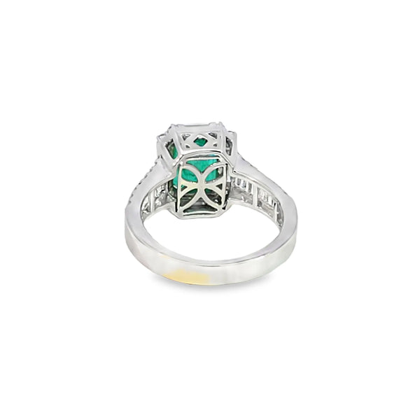 Anillo para dama en oro blanco de 14K con diamantes de 1.04 ct y esmeralda de 2.80 ct