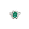 Anillo para dama en oro blanco de 14K con diamantes de 1.01 ct y esmeralda de 1.88 ct